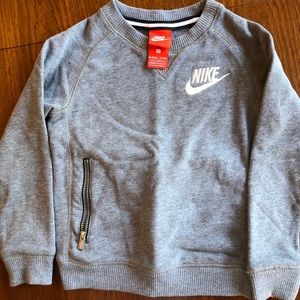 Little boys gray Nike crewneck sweatshirt size 4T